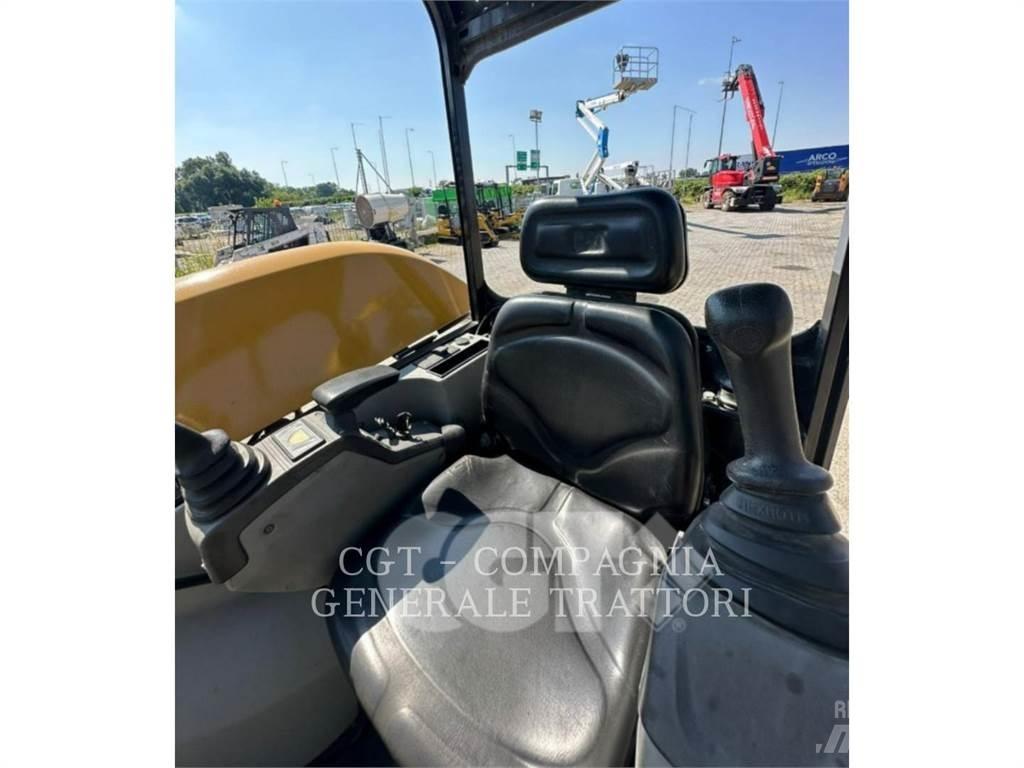 CAT 302.7DCR Верижен екскаватор