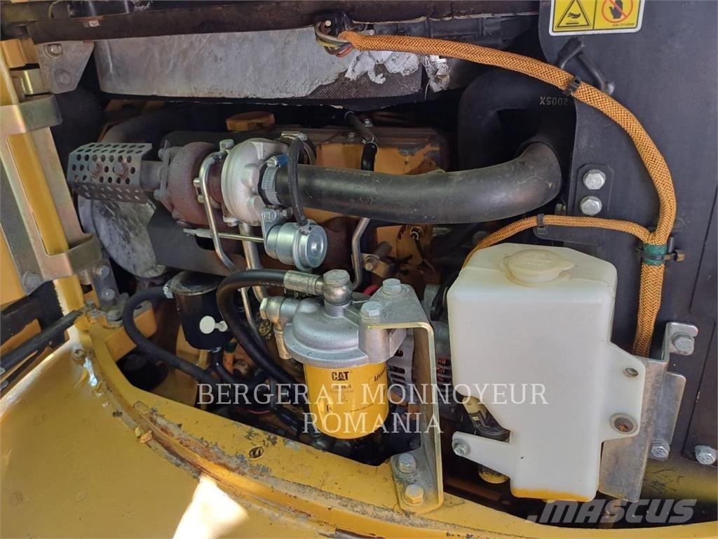 CAT 304DCR Верижен екскаватор
