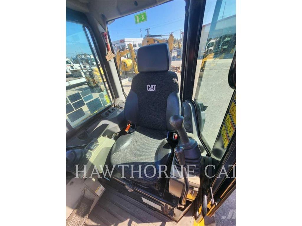 CAT 304E2 CAB Верижен екскаватор