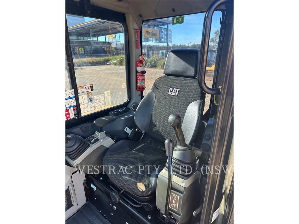 CAT 304E2CR Верижен екскаватор