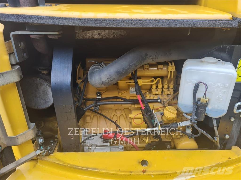 CAT 305.5E2CR Верижен екскаватор