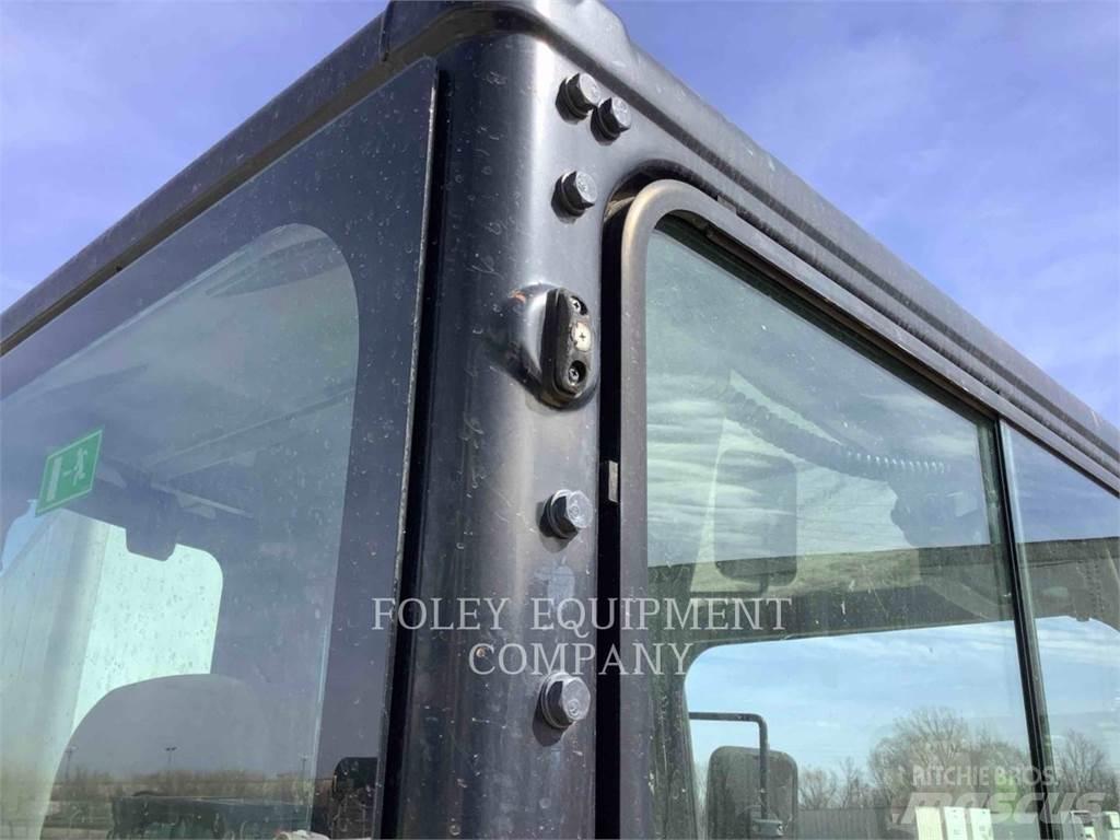 CAT 305ECR Верижен екскаватор