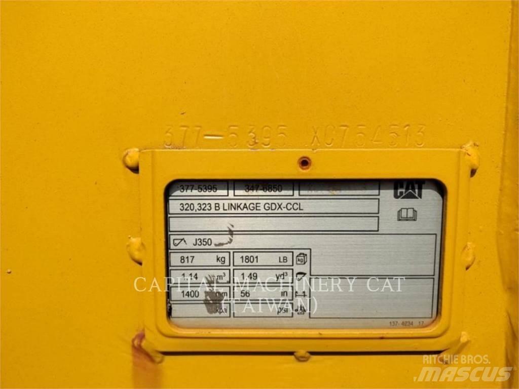 CAT 320 Кофи