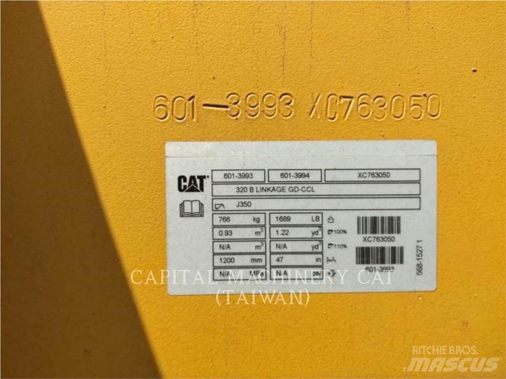 CAT 320 Кофи