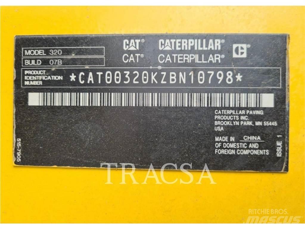 CAT 320 Верижен екскаватор