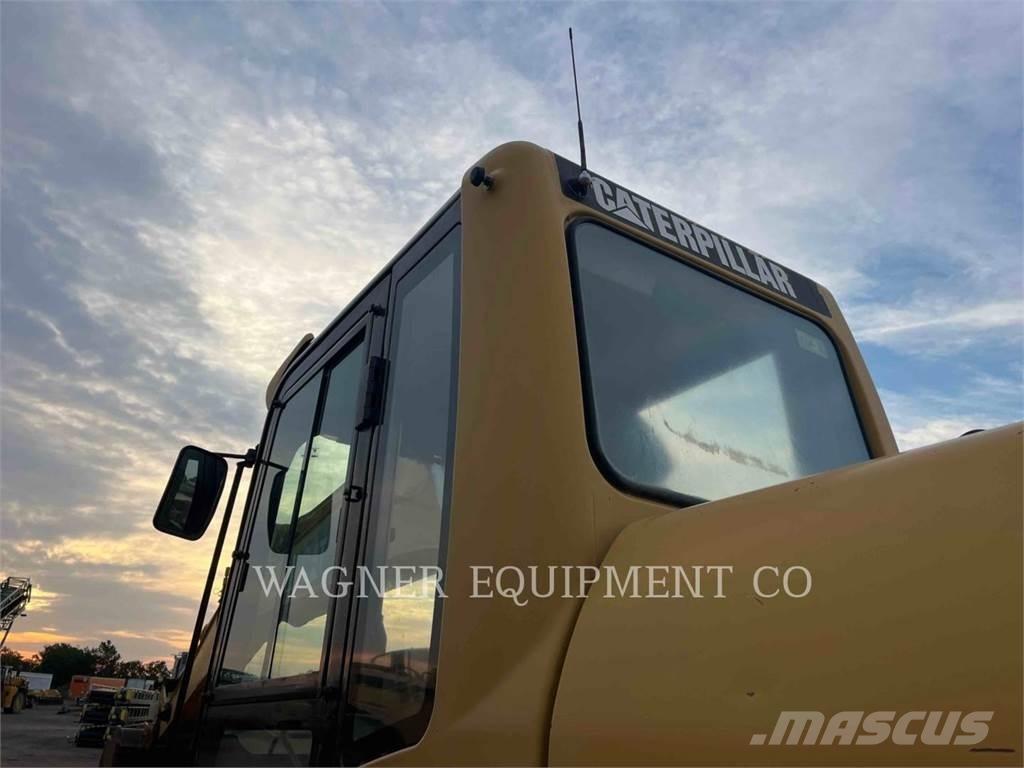 CAT 320CL Верижен екскаватор