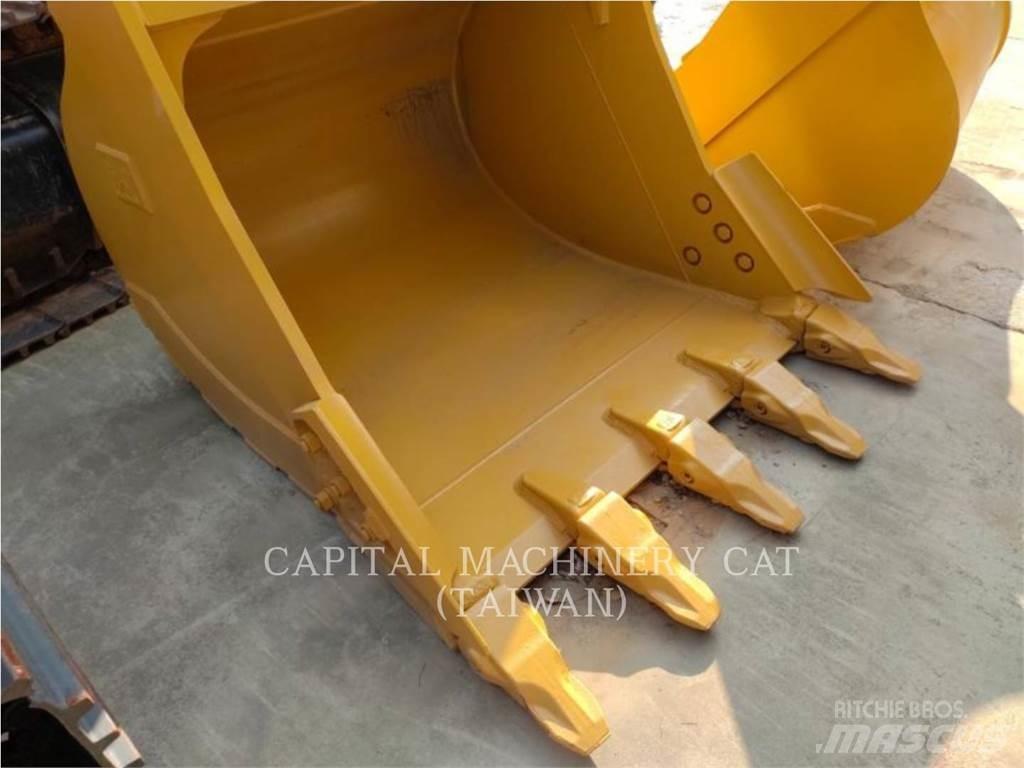 CAT 323 Кофи