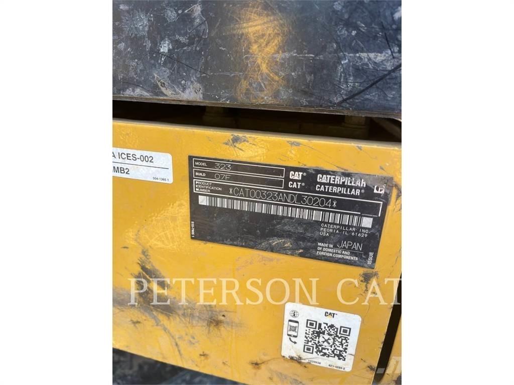 CAT 323 Верижен екскаватор