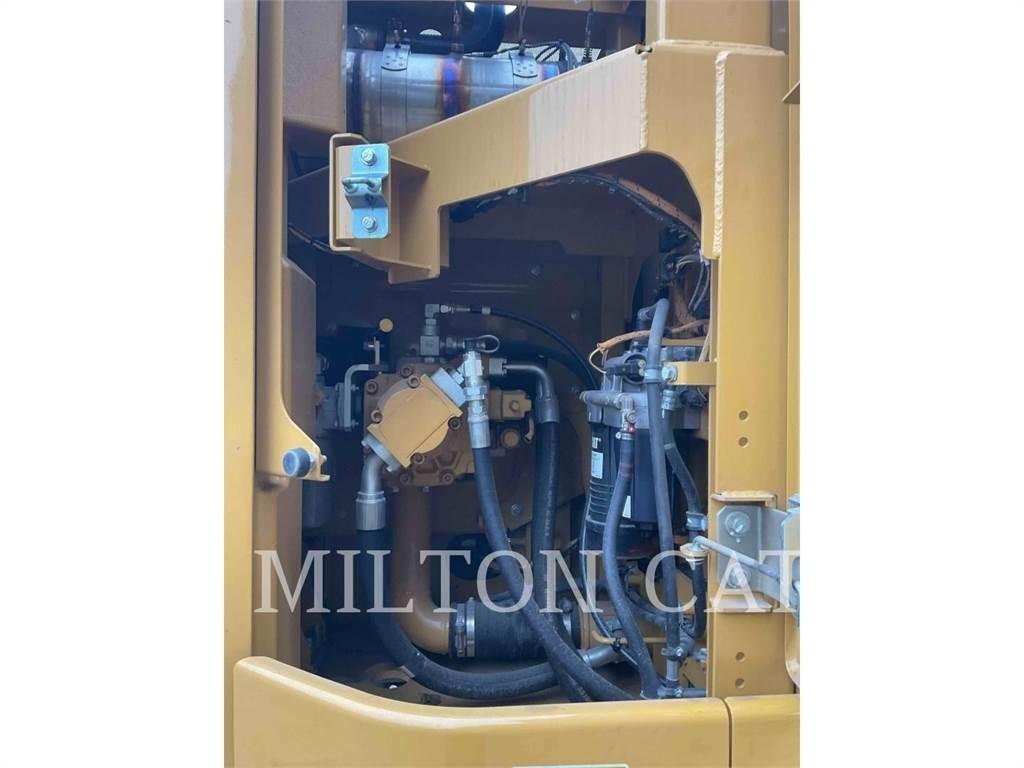 CAT 32507 Верижен екскаватор