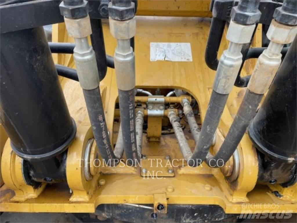CAT 326 Верижен екскаватор