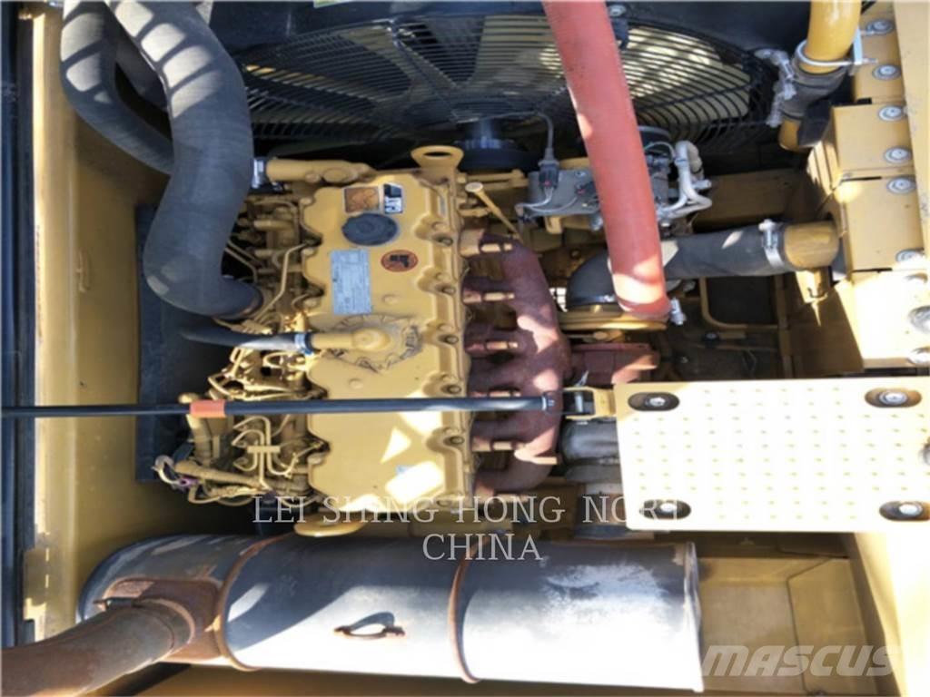 CAT 326D2L Верижен екскаватор