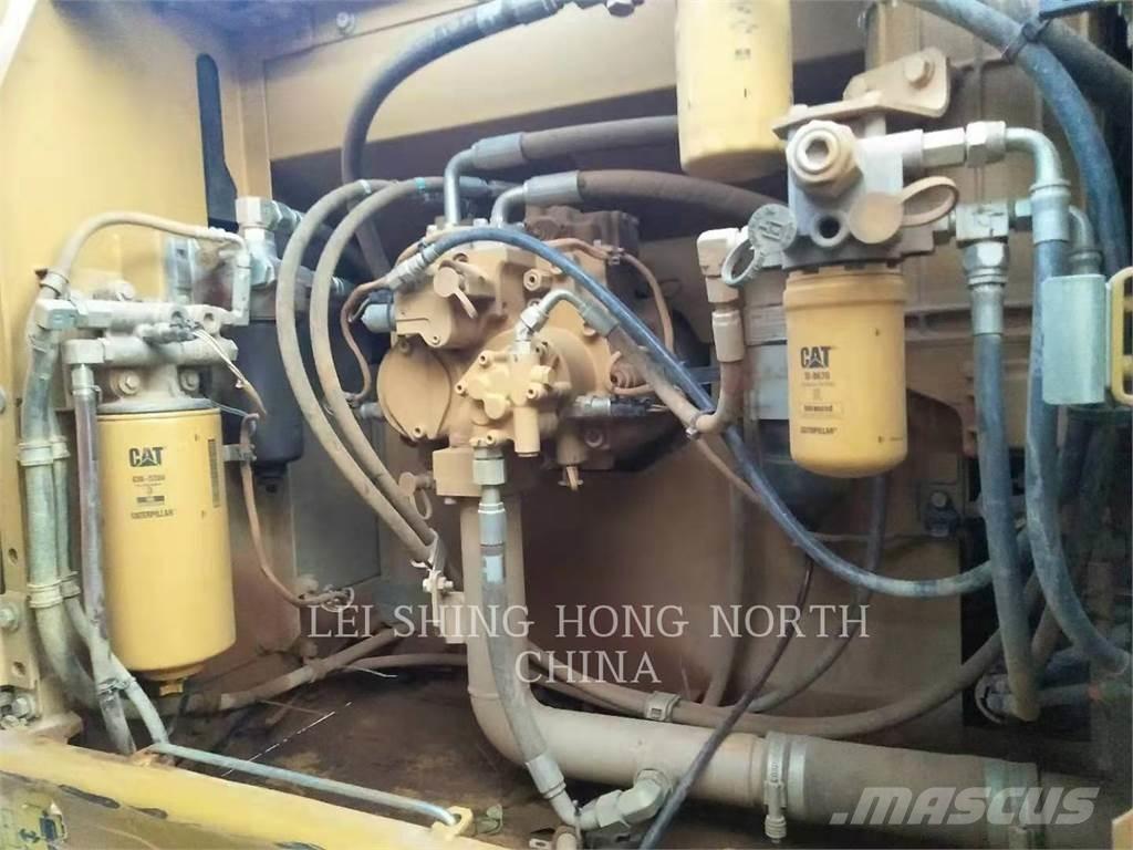 CAT 326D2L Верижен екскаватор