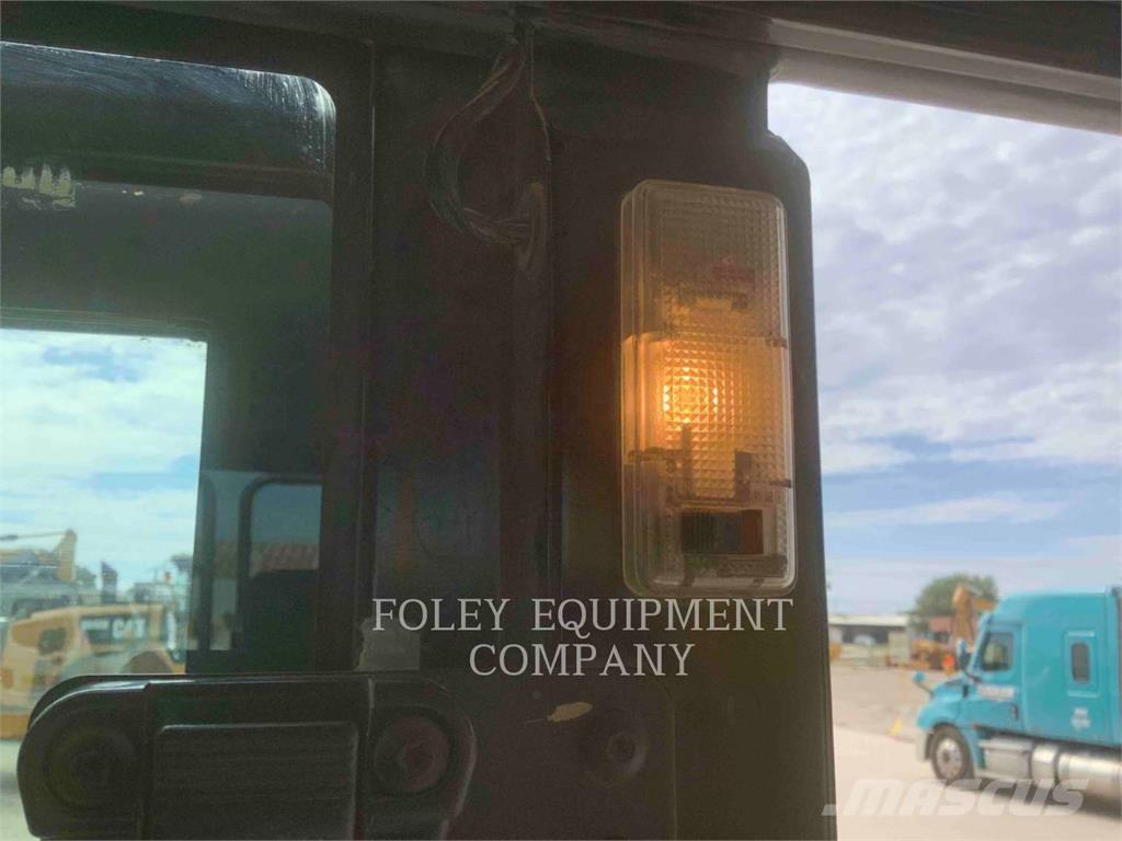 CAT 326FL9 Верижен екскаватор