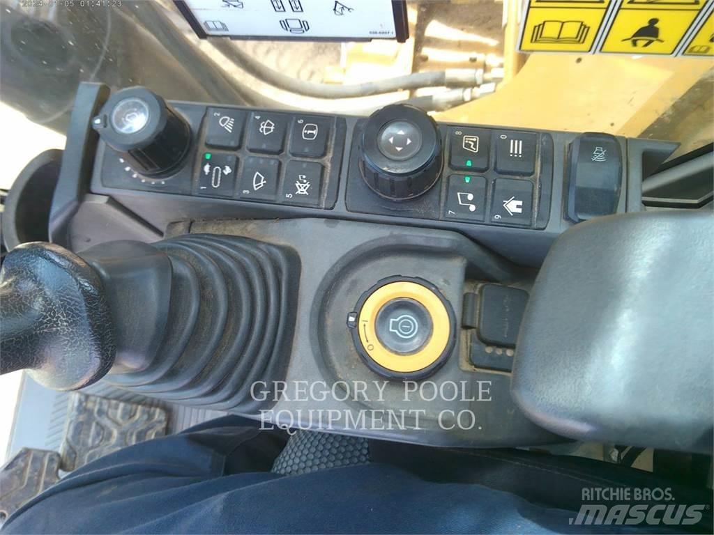 CAT 33007 Верижен екскаватор