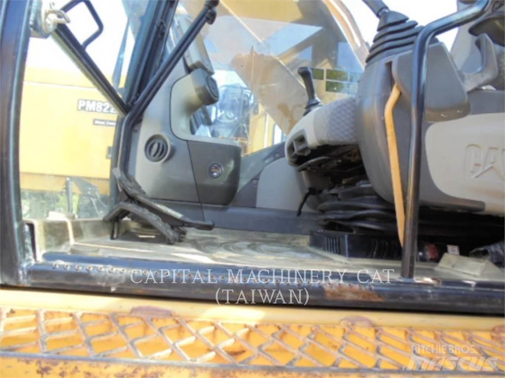 CAT 330D2L Верижен екскаватор