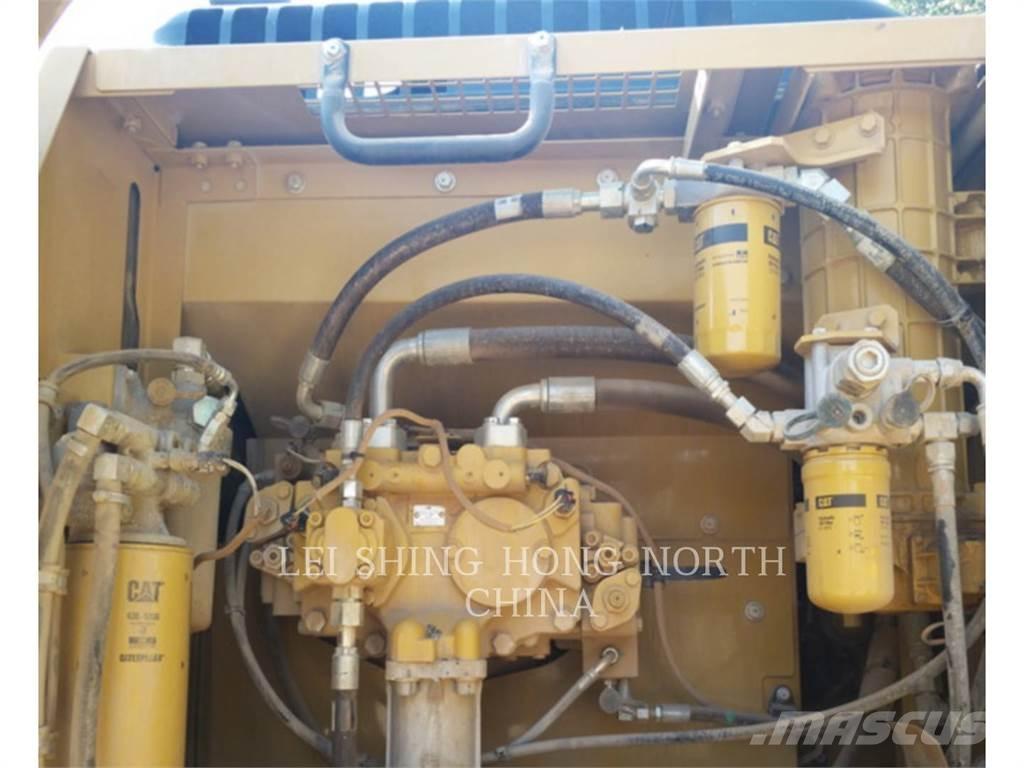 CAT 330D2L Верижен екскаватор