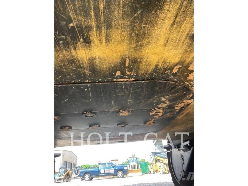 CAT 374 Верижен екскаватор