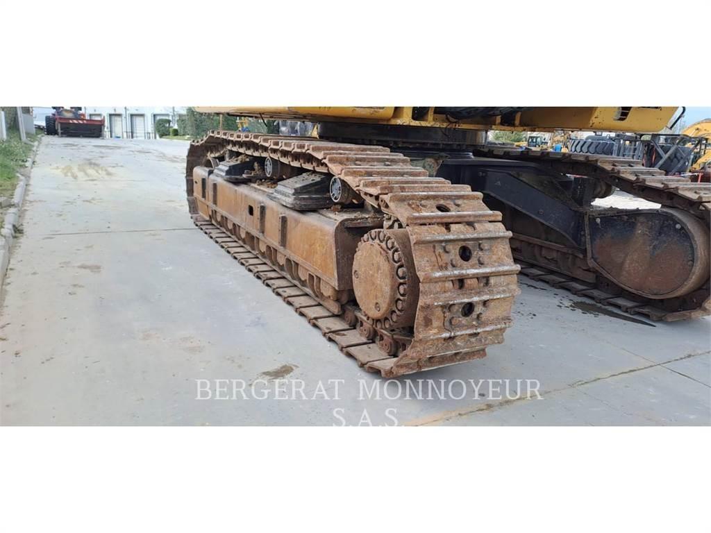 CAT 374D Верижен екскаватор