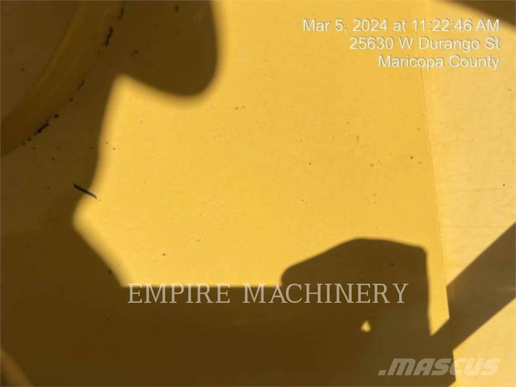 CAT 415F2 IL Колесни товарачи