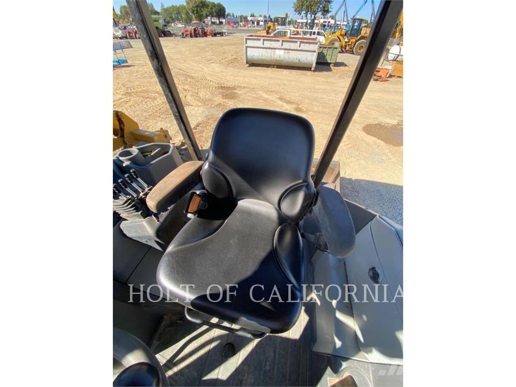 CAT 415IL Колесни товарачи