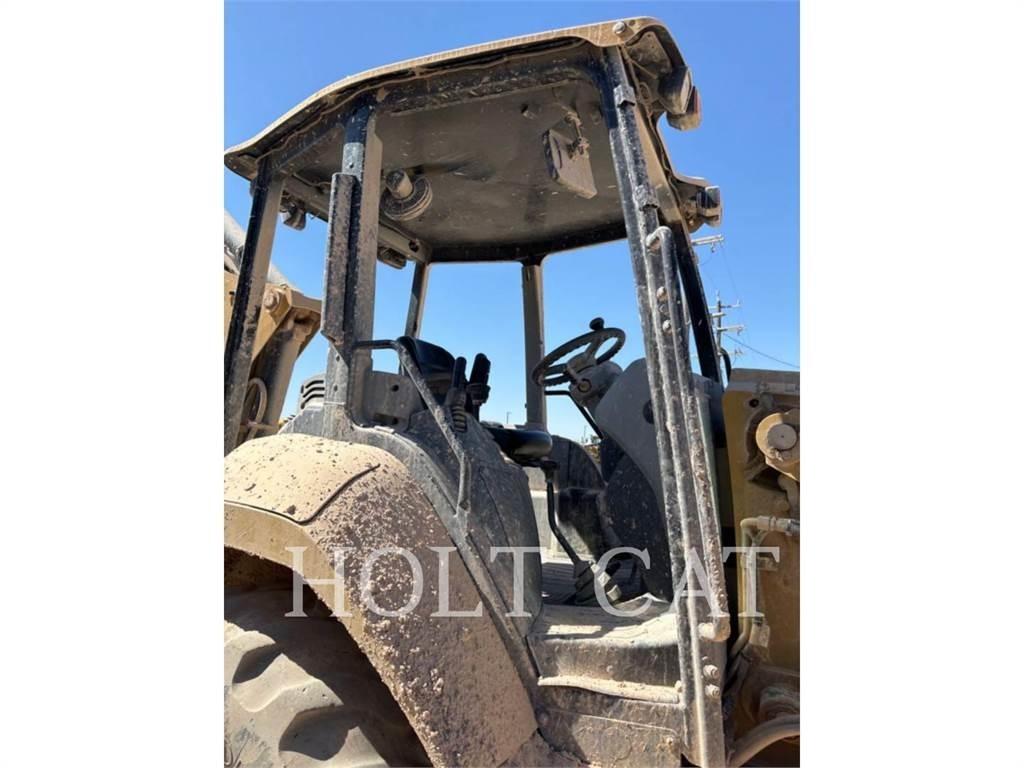 CAT 416 4SX Товарач със заден ексватор