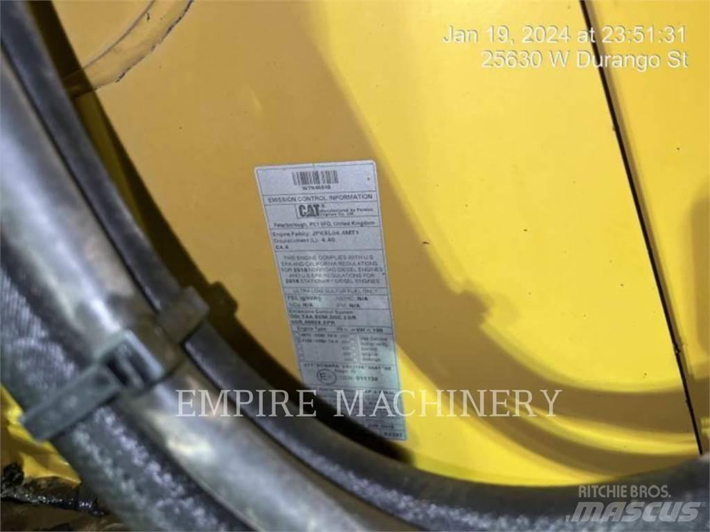 CAT 416F2 4EO Товарач със заден ексватор