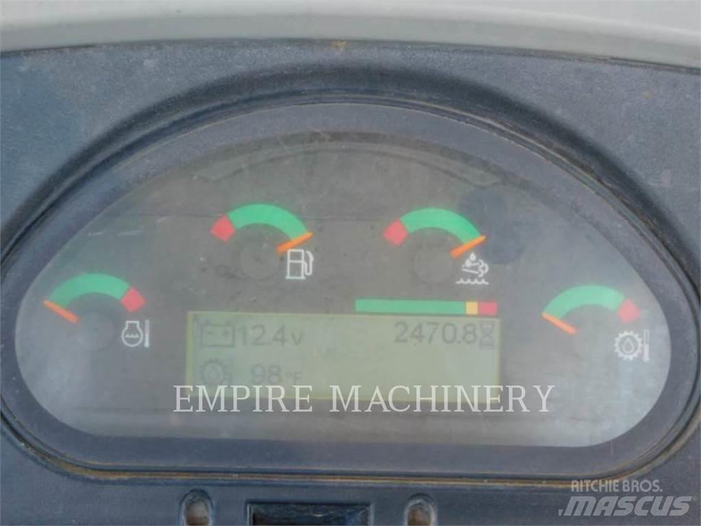 CAT 416F2 4EO Товарач със заден ексватор