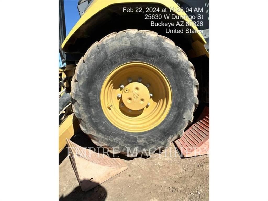 CAT 416F2 4EO Товарач със заден ексватор