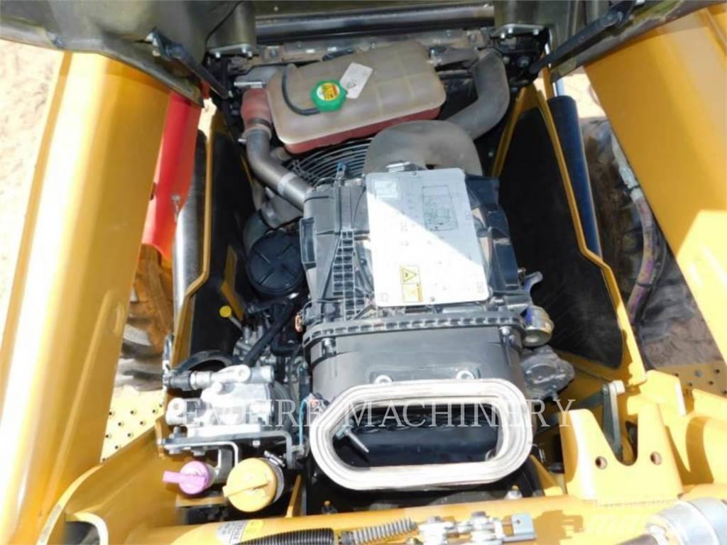 CAT 416F2 4EO Товарач със заден ексватор