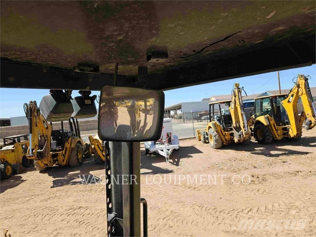 CAT 416F2 4WDS Товарач със заден ексватор