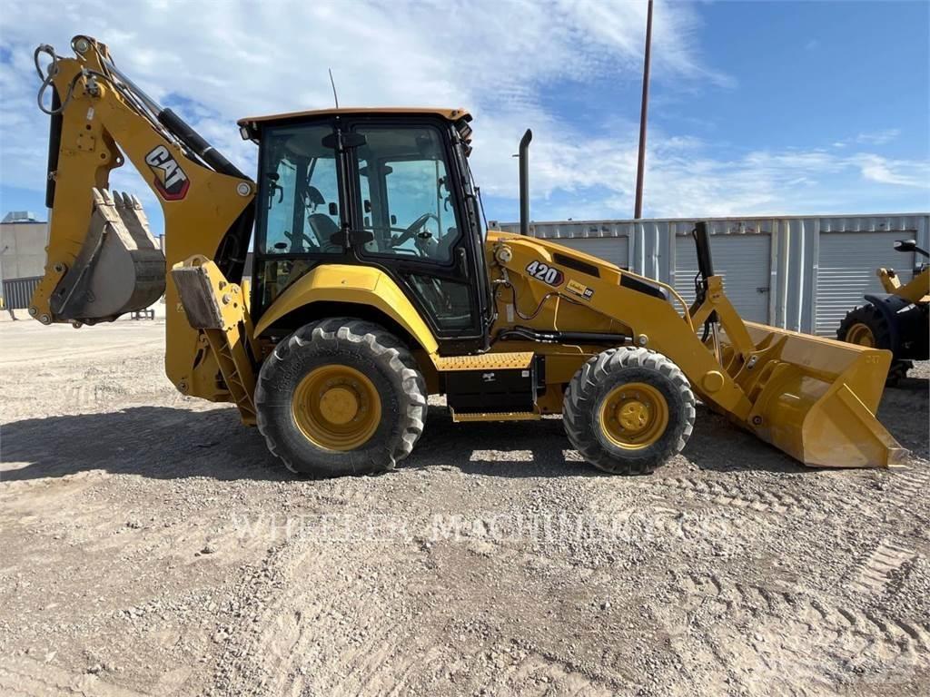 CAT 420 Товарач със заден ексватор