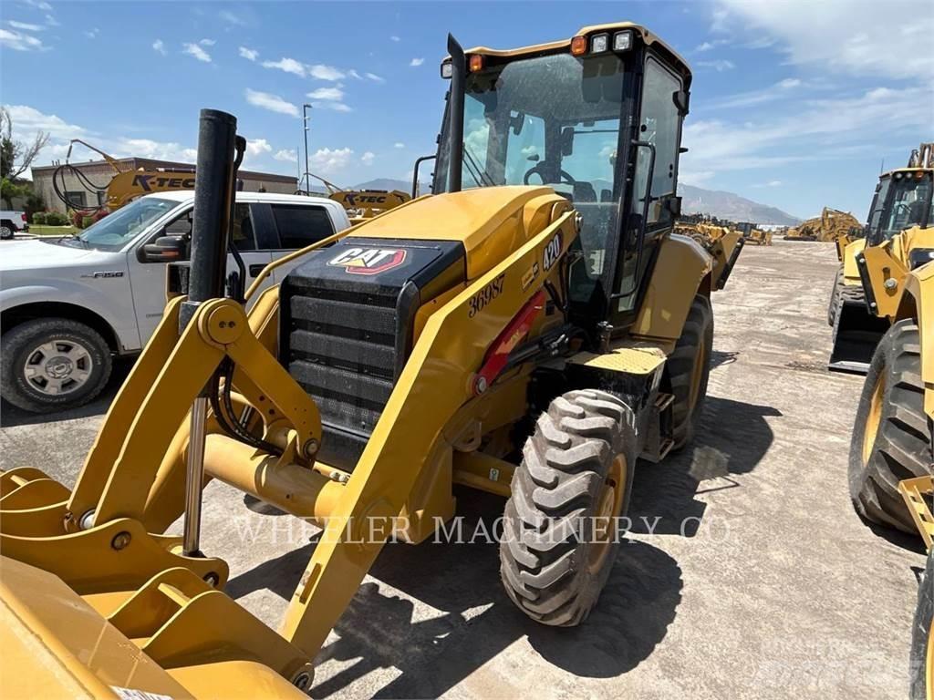CAT 420 Товарач със заден ексватор