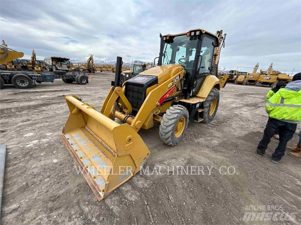 CAT 420 Товарач със заден ексватор