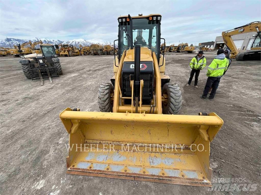 CAT 420 Товарач със заден ексватор