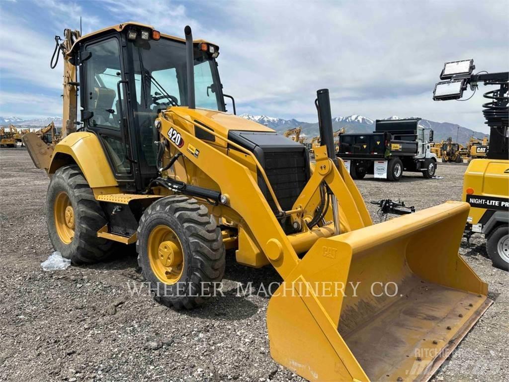 CAT 420 Товарач със заден ексватор