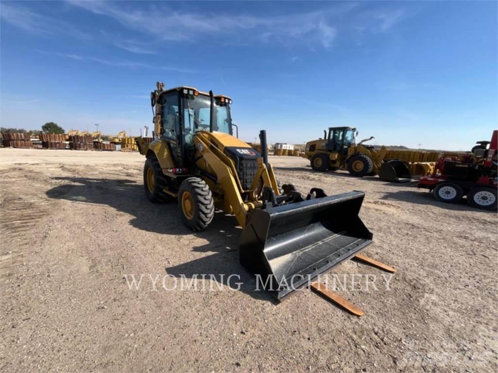 CAT 420 Товарач със заден ексватор