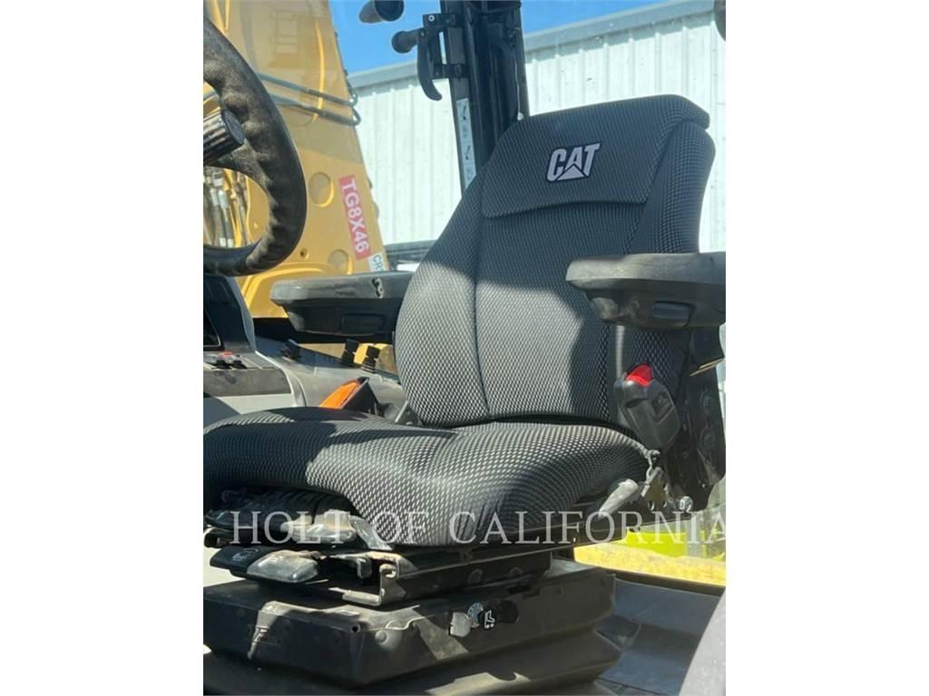 CAT 420 Товарач със заден ексватор