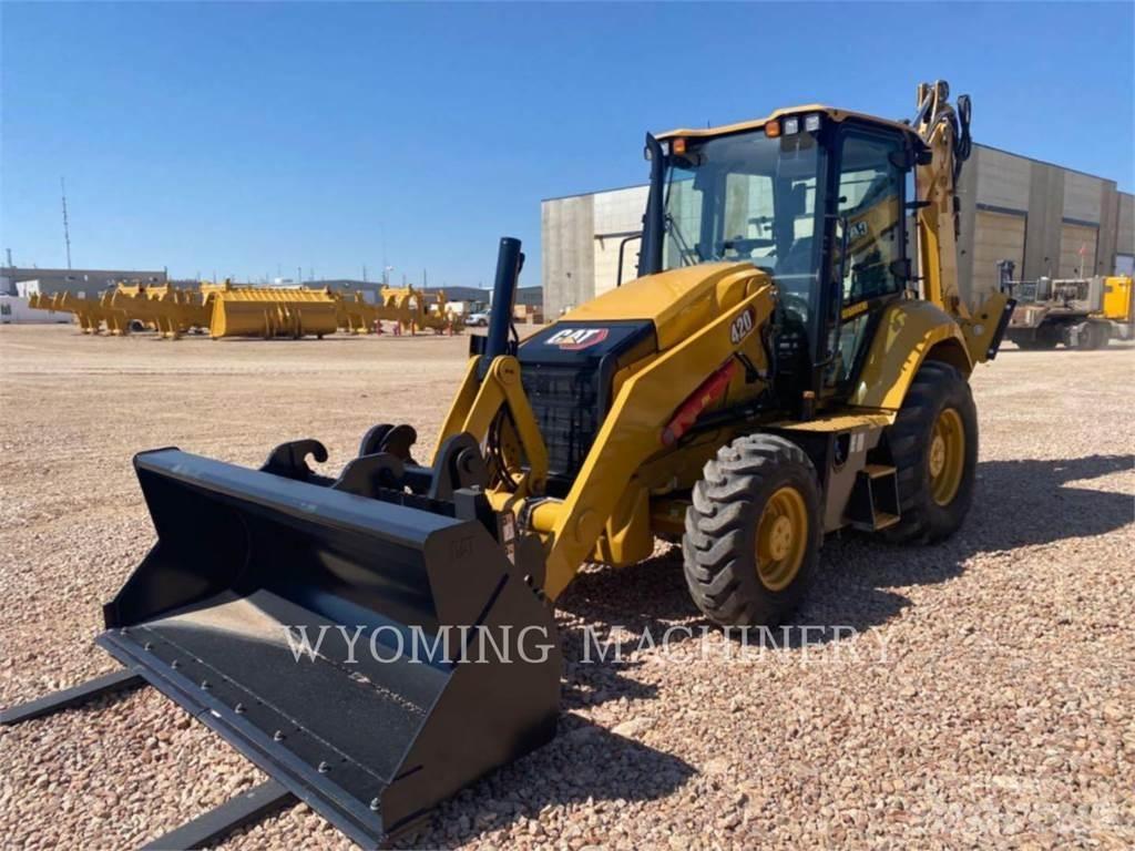 CAT 420 Товарач със заден ексватор