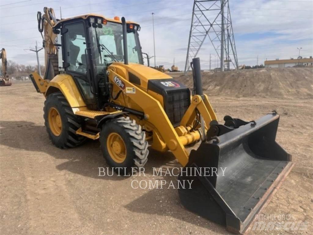 CAT 420 Товарач със заден ексватор