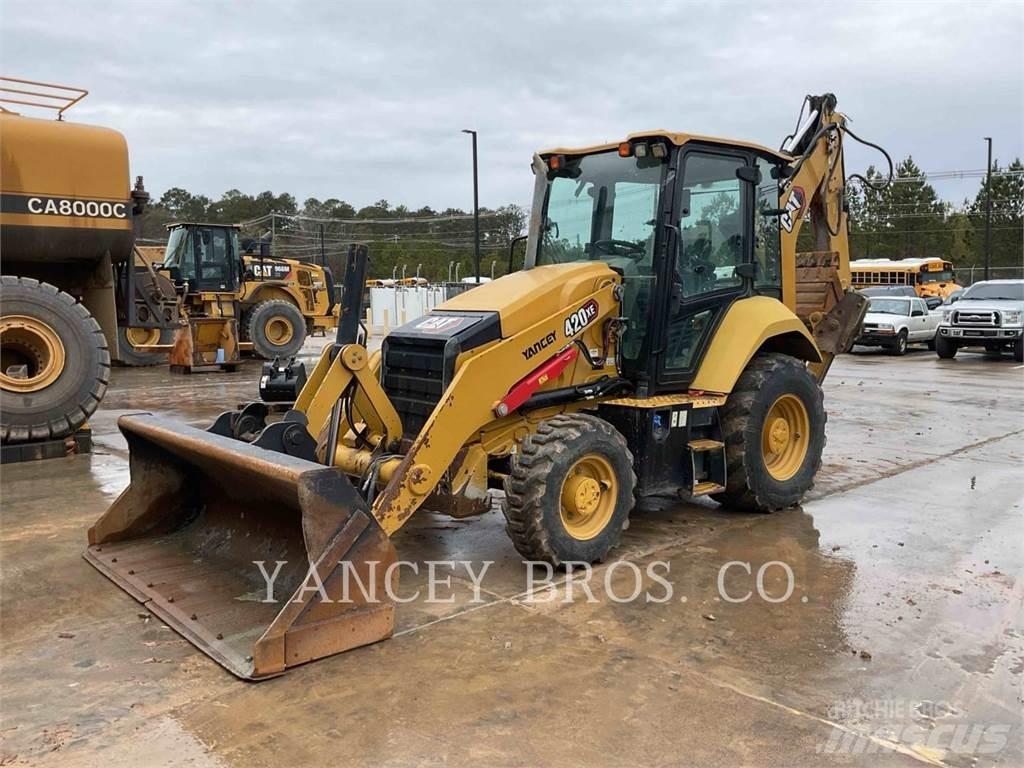 CAT 420 Товарач със заден ексватор