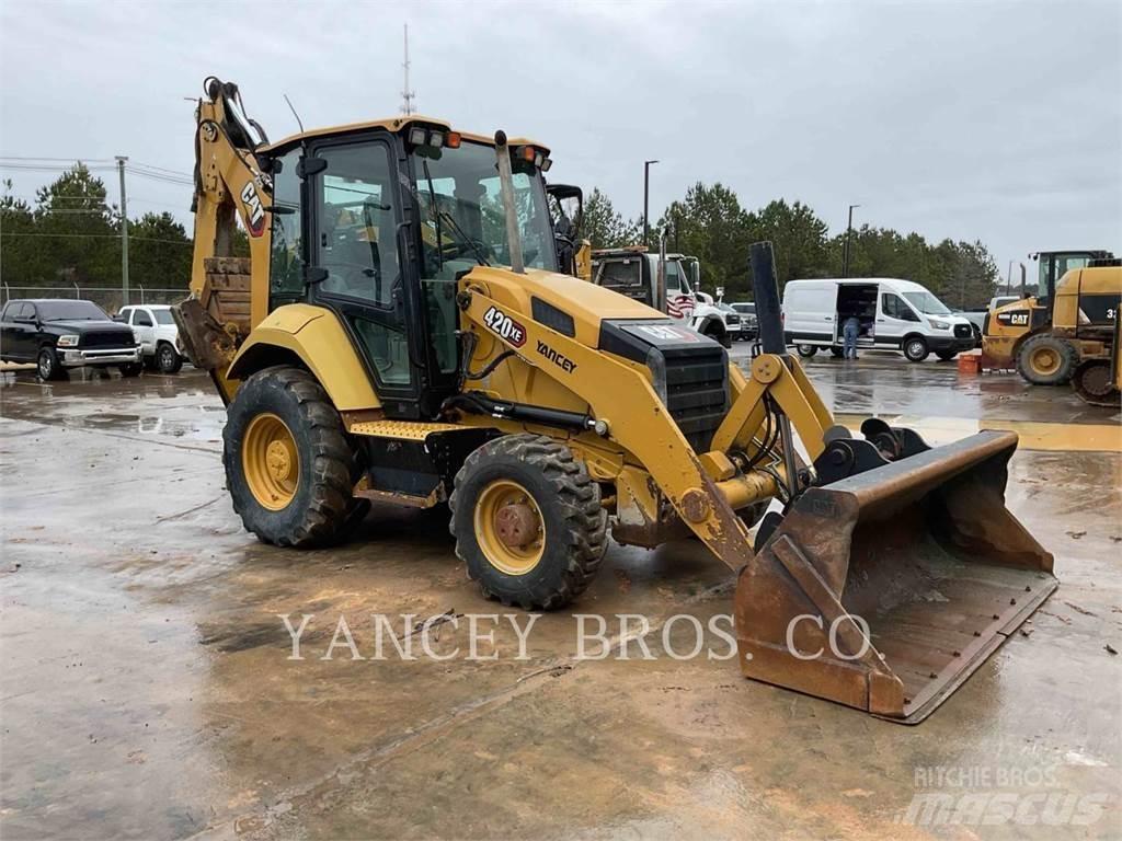 CAT 420 Товарач със заден ексватор