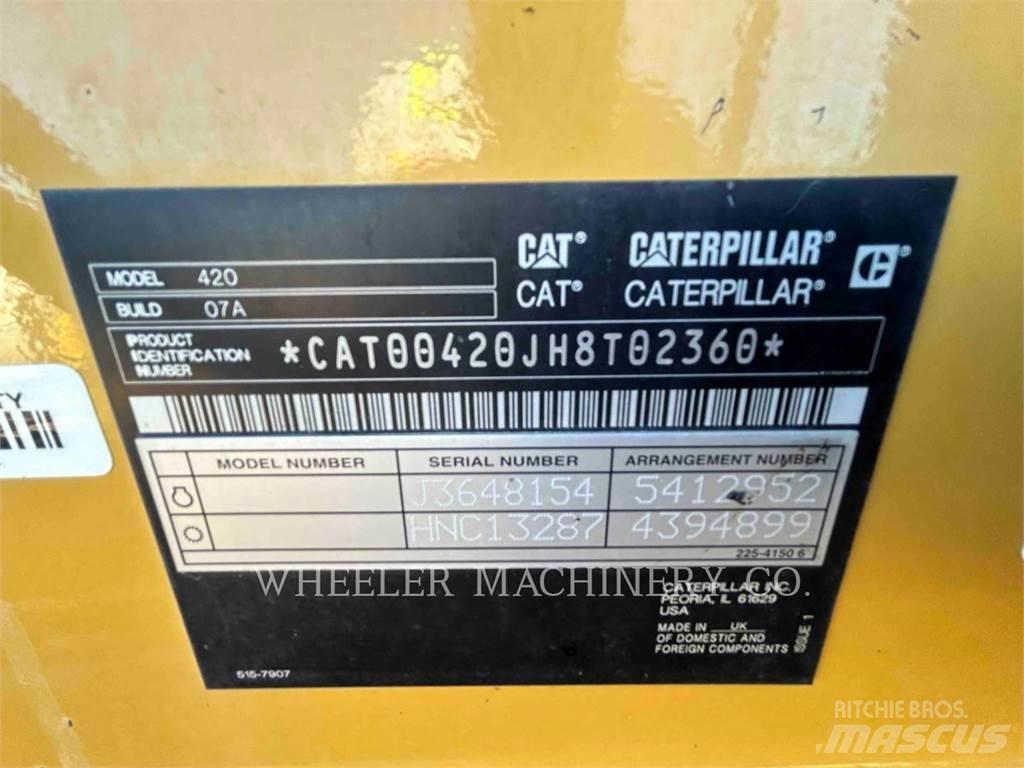 CAT 420 Товарач със заден ексватор