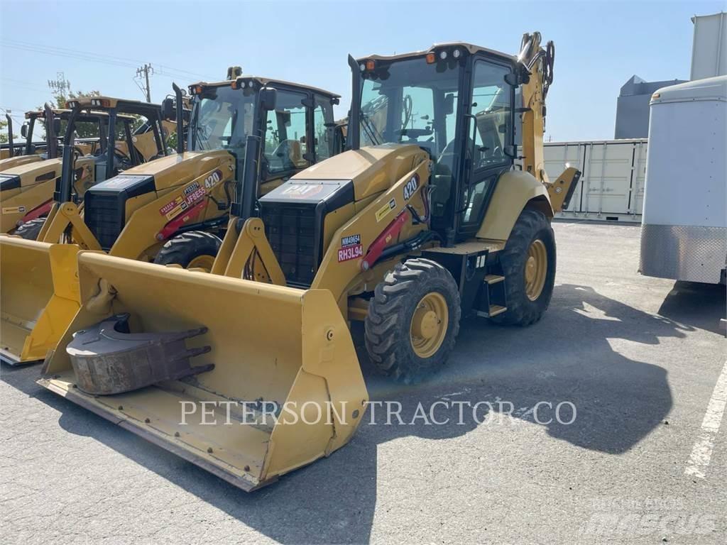 CAT 420 Товарач със заден ексватор
