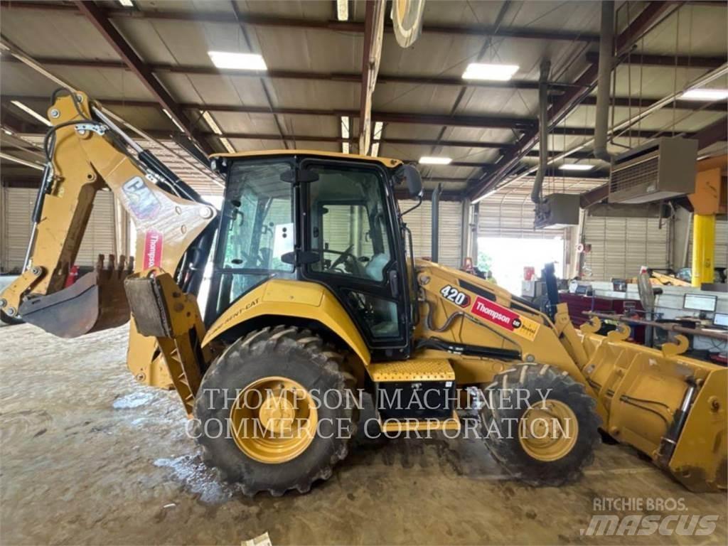 CAT 420 Товарач със заден ексватор