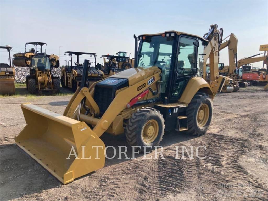 CAT 420-07 Товарач със заден ексватор