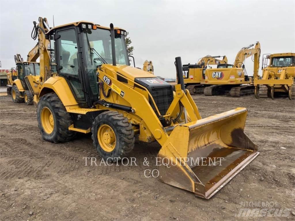 CAT 420-07 Товарач със заден ексватор
