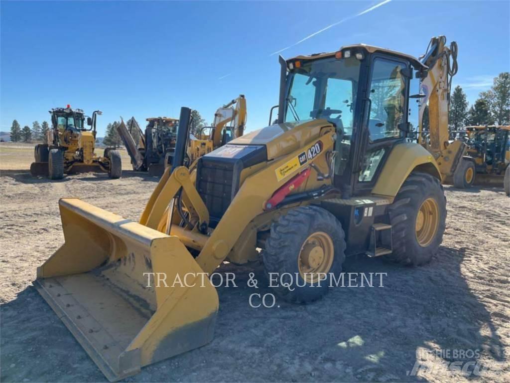 CAT 420-07 Товарач със заден ексватор