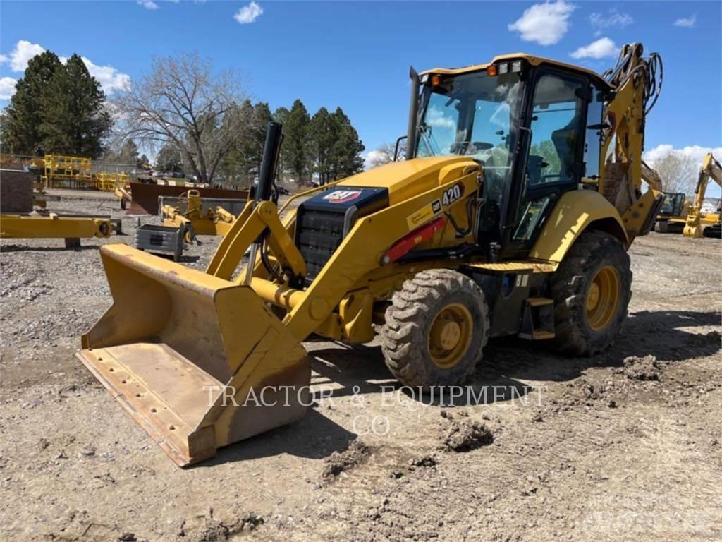 CAT 420-07 Товарач със заден ексватор