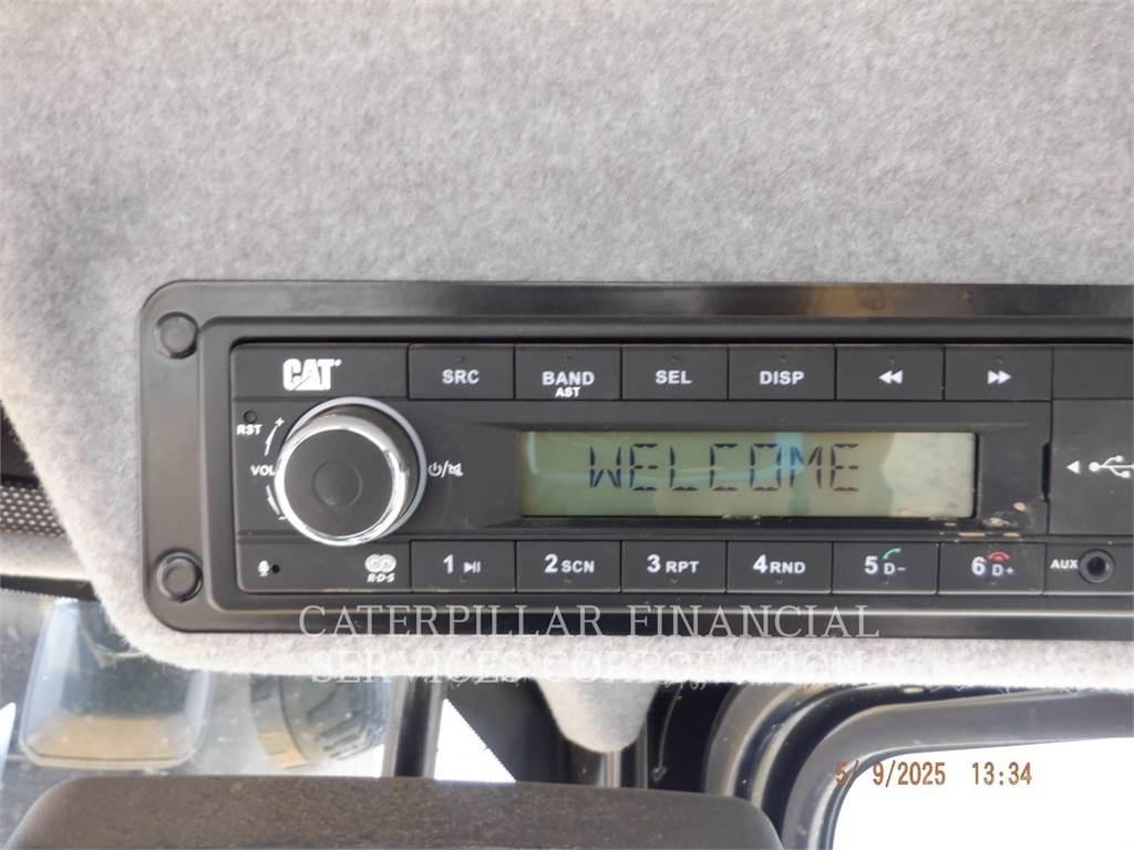CAT 420-07 Товарач със заден ексватор