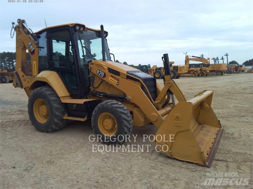 CAT 420-07 Товарач със заден ексватор